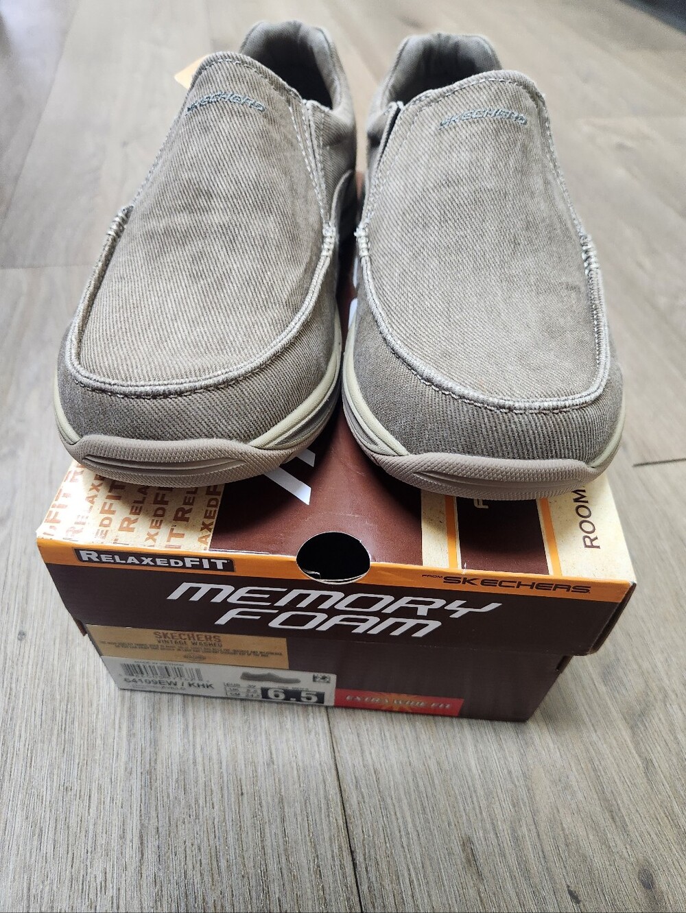 NWT Skechers Relaxed Fit Expected Avillo Khaki Slip On Loafers Extra Wide 6.5